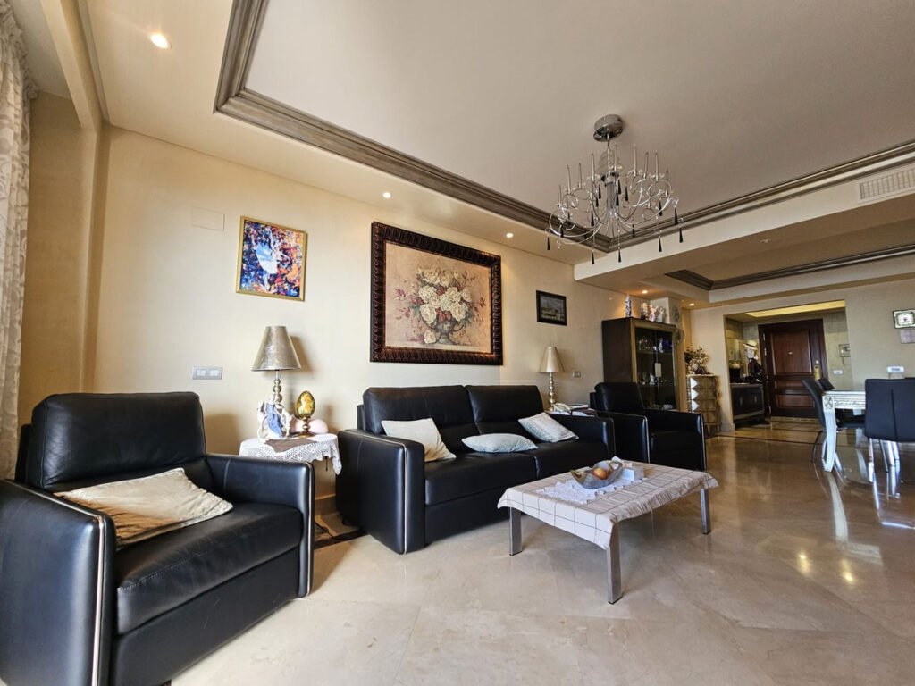 Middle Floor Apartment — Estepona