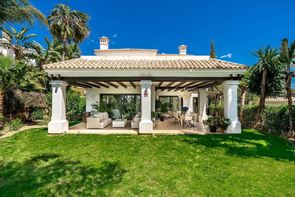 Villa – Chalet — The Golden Mile