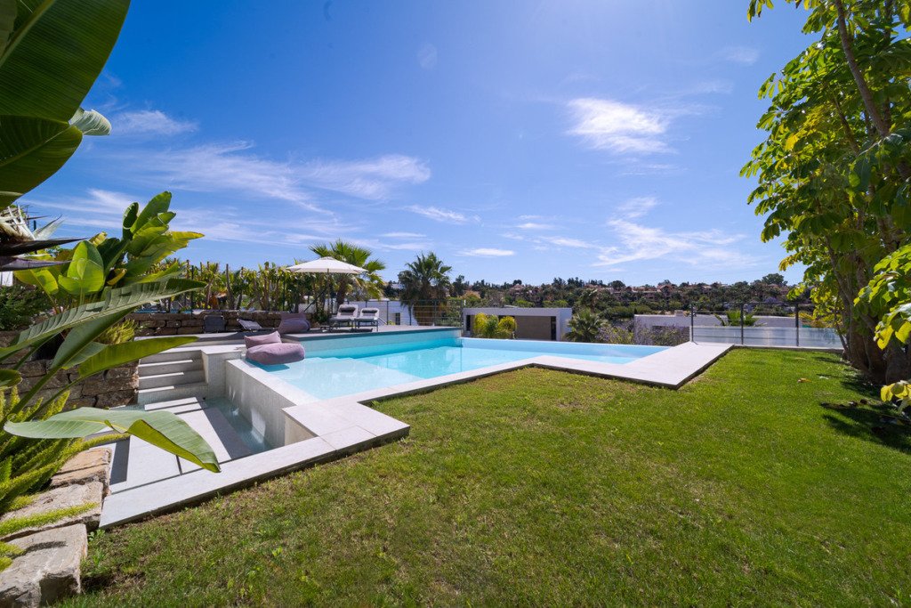 Вилла/Шале — Estepona