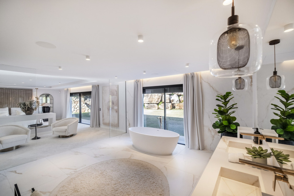 Villa – Chalet — Nueva Andalucía