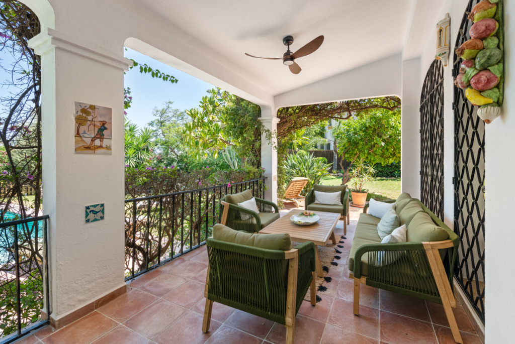 Villa – Chalet — Nueva Andalucía