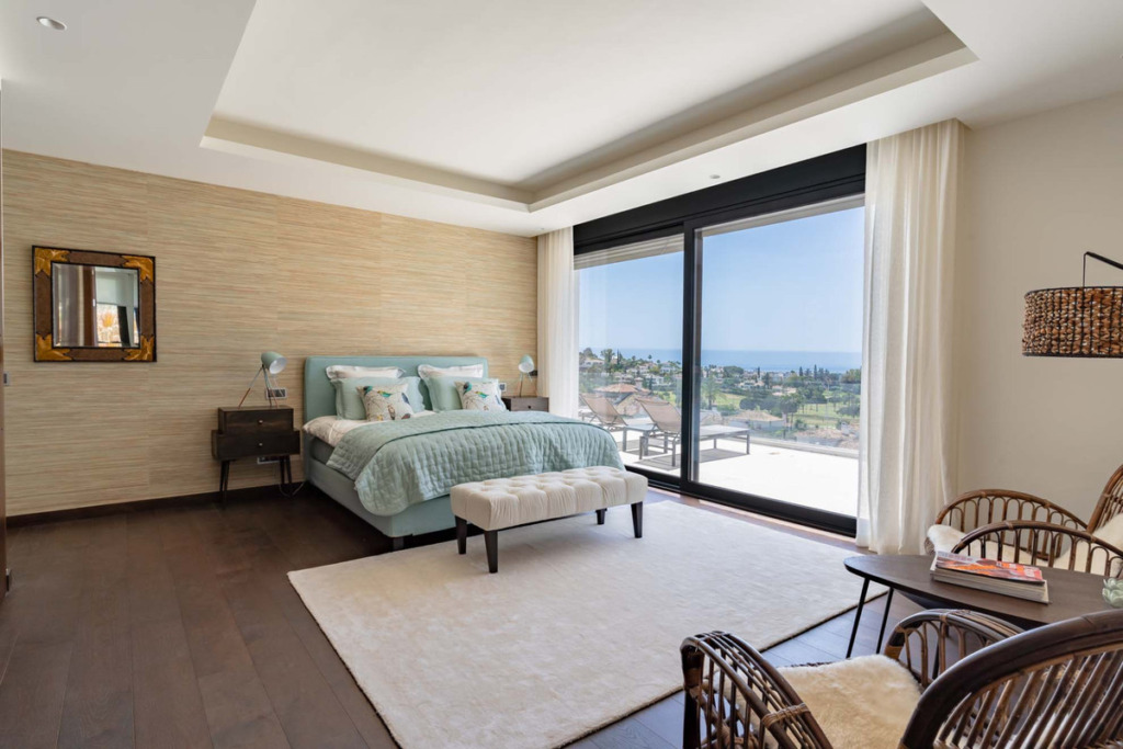 Villa – Chalet — Nueva Andalucía