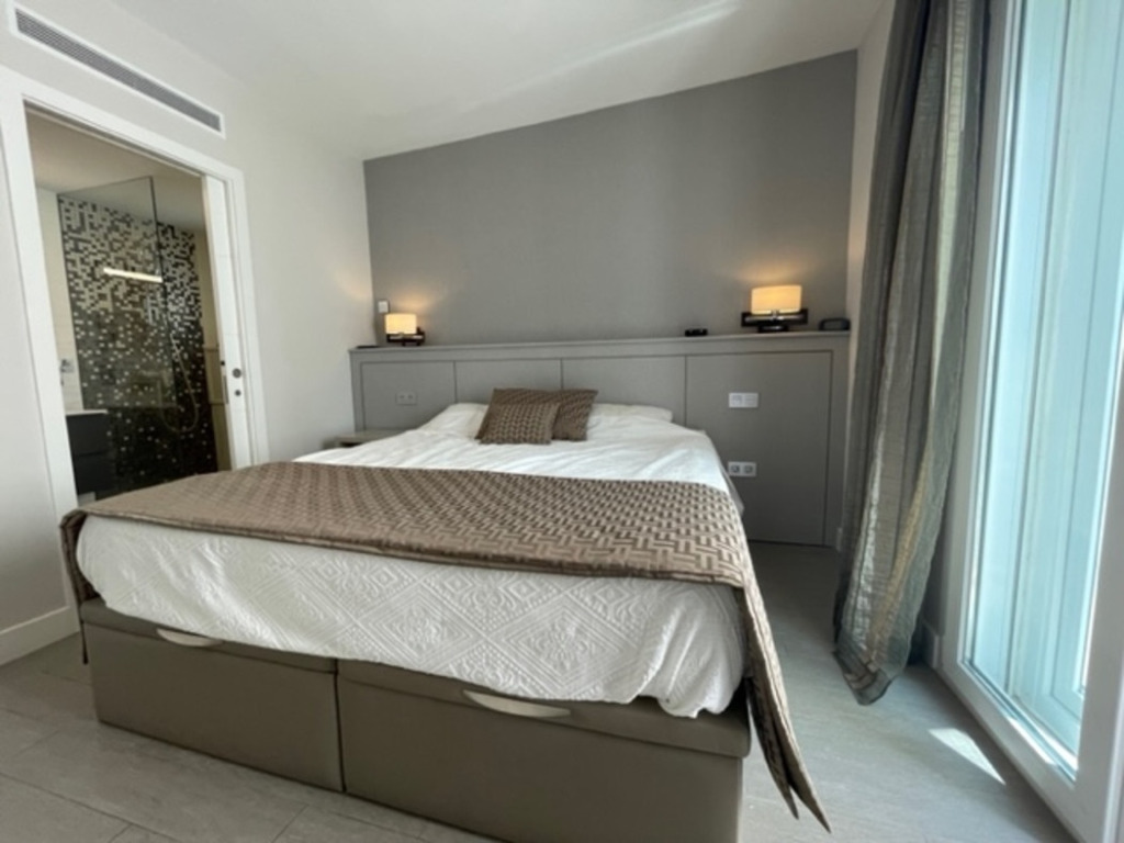 Middle Floor Apartment — Puerto Banús