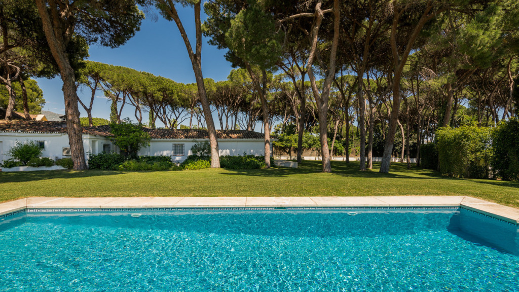Detached Villa — The Golden Mile