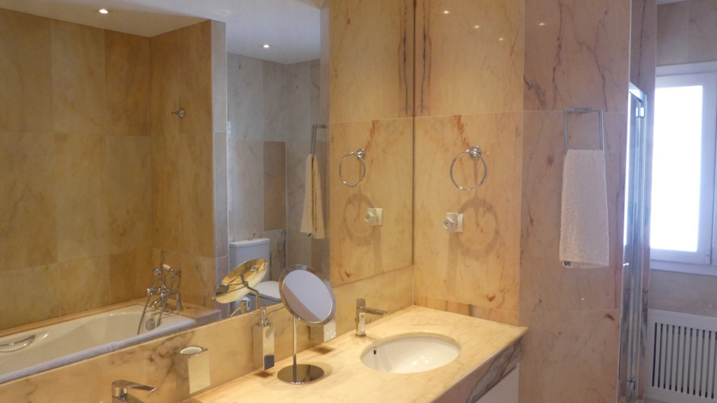 Detached Villa — Estepona