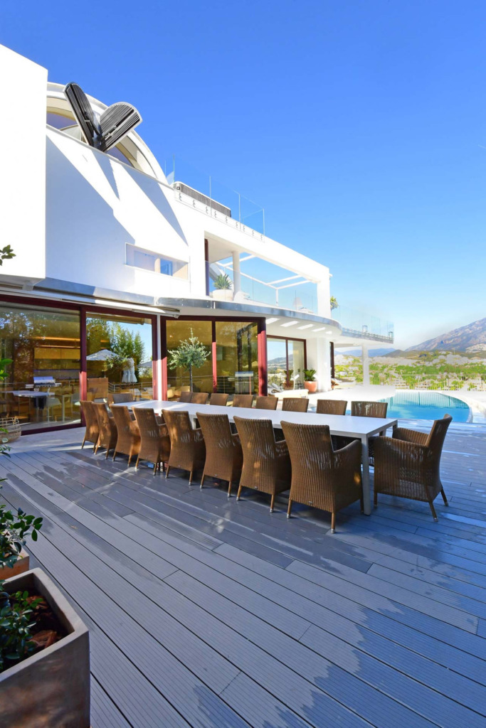 Detached Villa — Nueva Andalucía