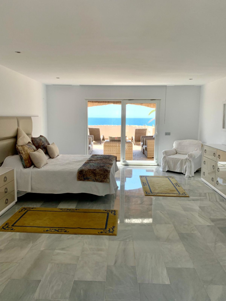 Detached Villa — Calahonda