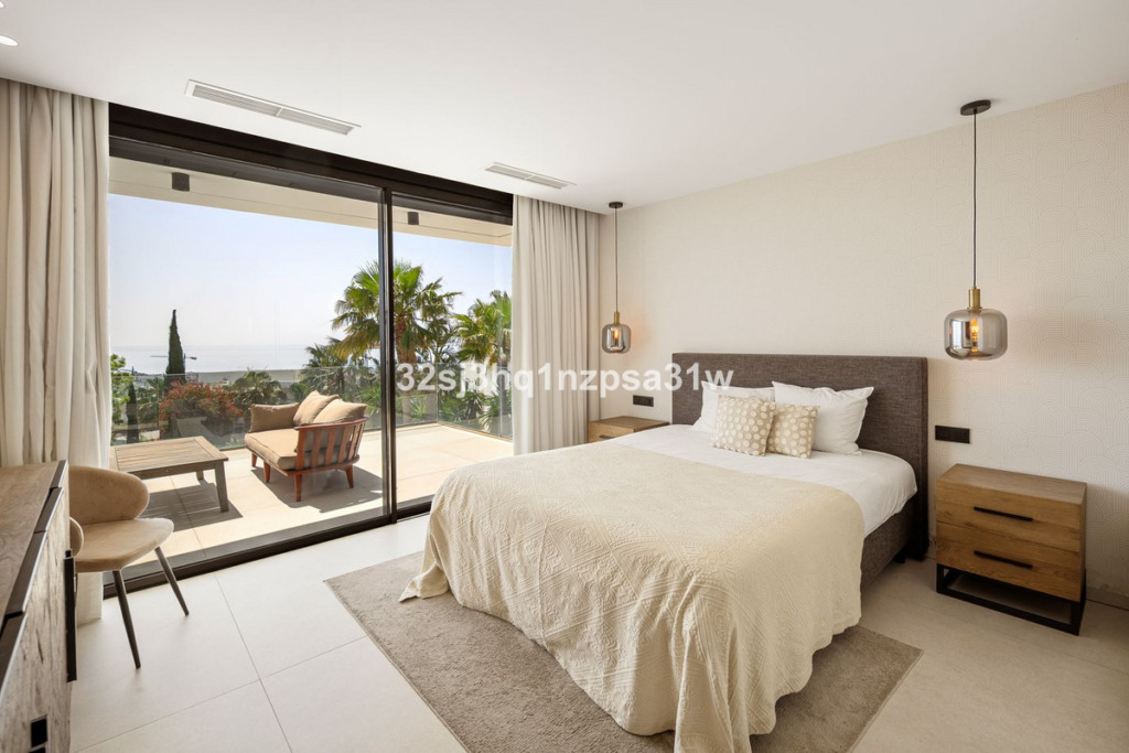 Villa – Chalet — Estepona
