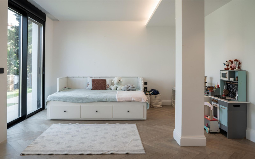 Villa – Chalet — Nueva Andalucía