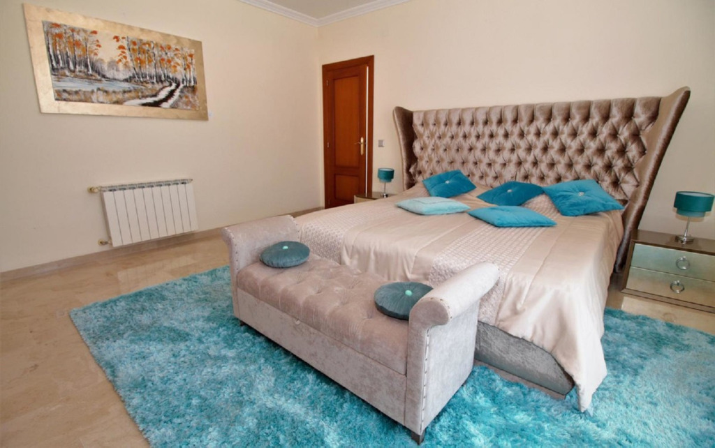Detached Villa — El Paraiso