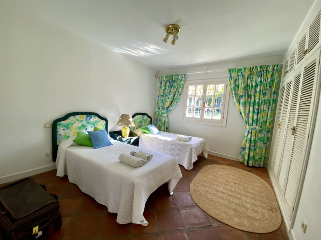 Villa – Chalet — Benahavís
