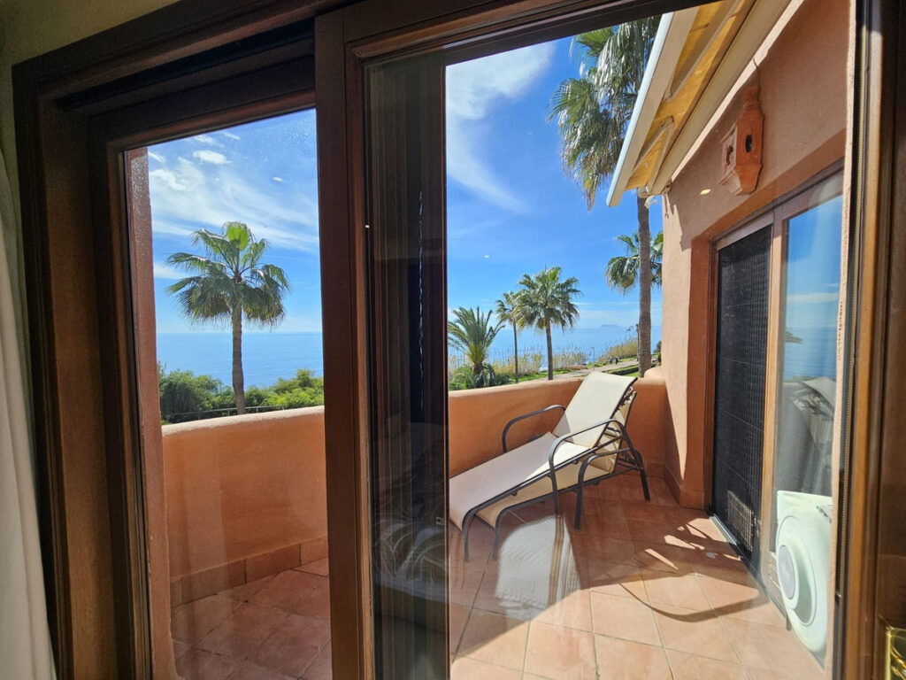 Middle Floor Apartment — Estepona