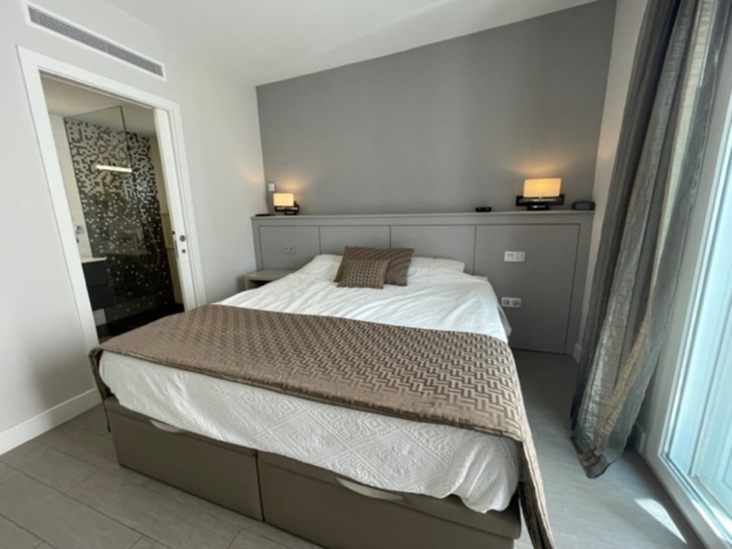 Апартамент средний этаж — Puerto Banús