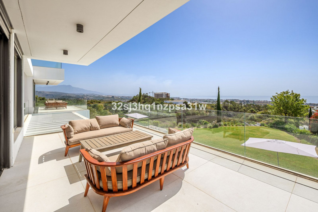 Detached Villa — Estepona
