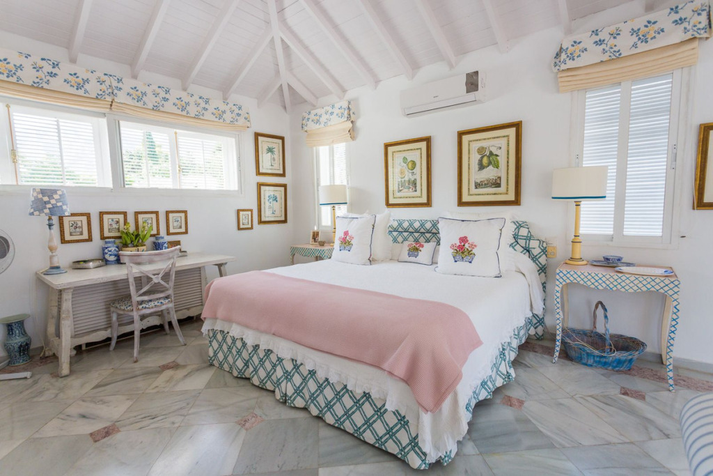 Detached Villa — The Golden Mile