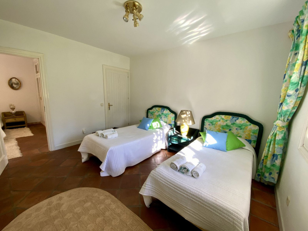 Villa – Chalet — Benahavís