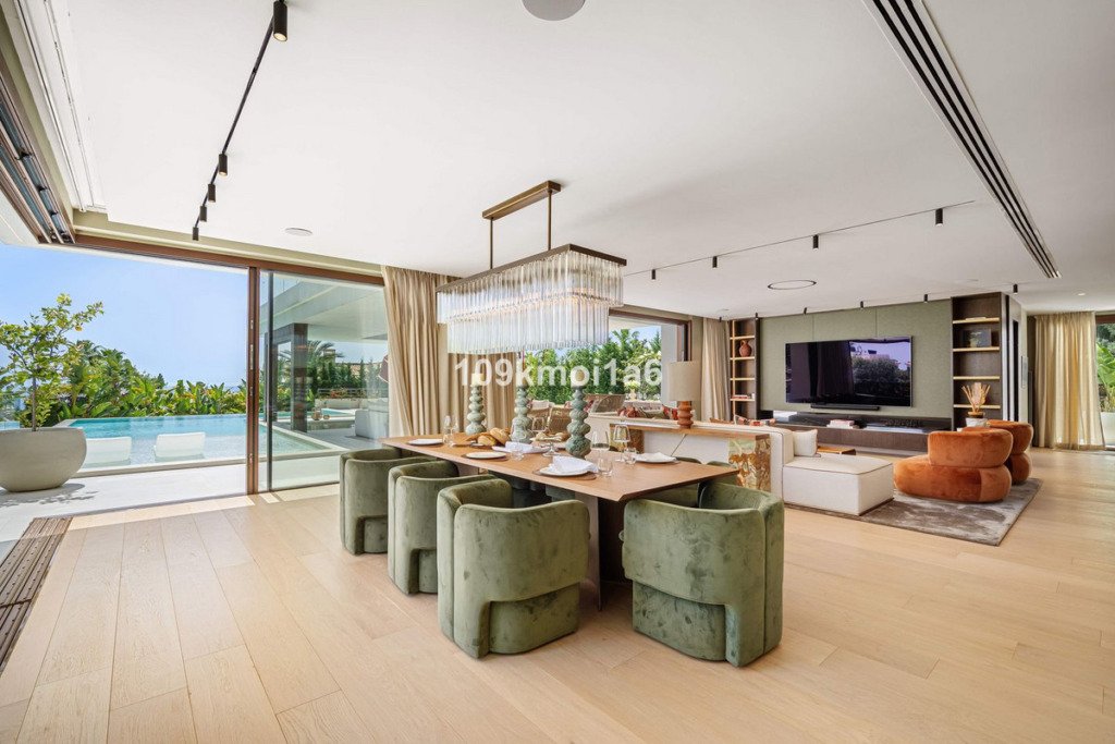 Detached Villa — Sierra Blanca