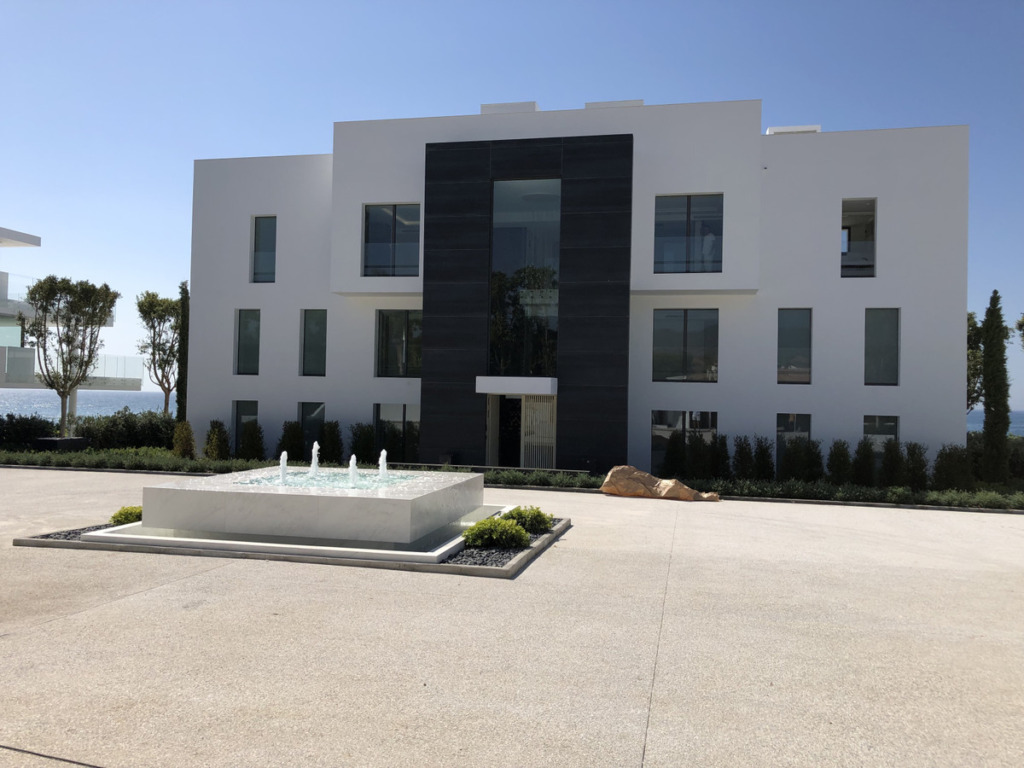 Middle Floor Apartment — Estepona
