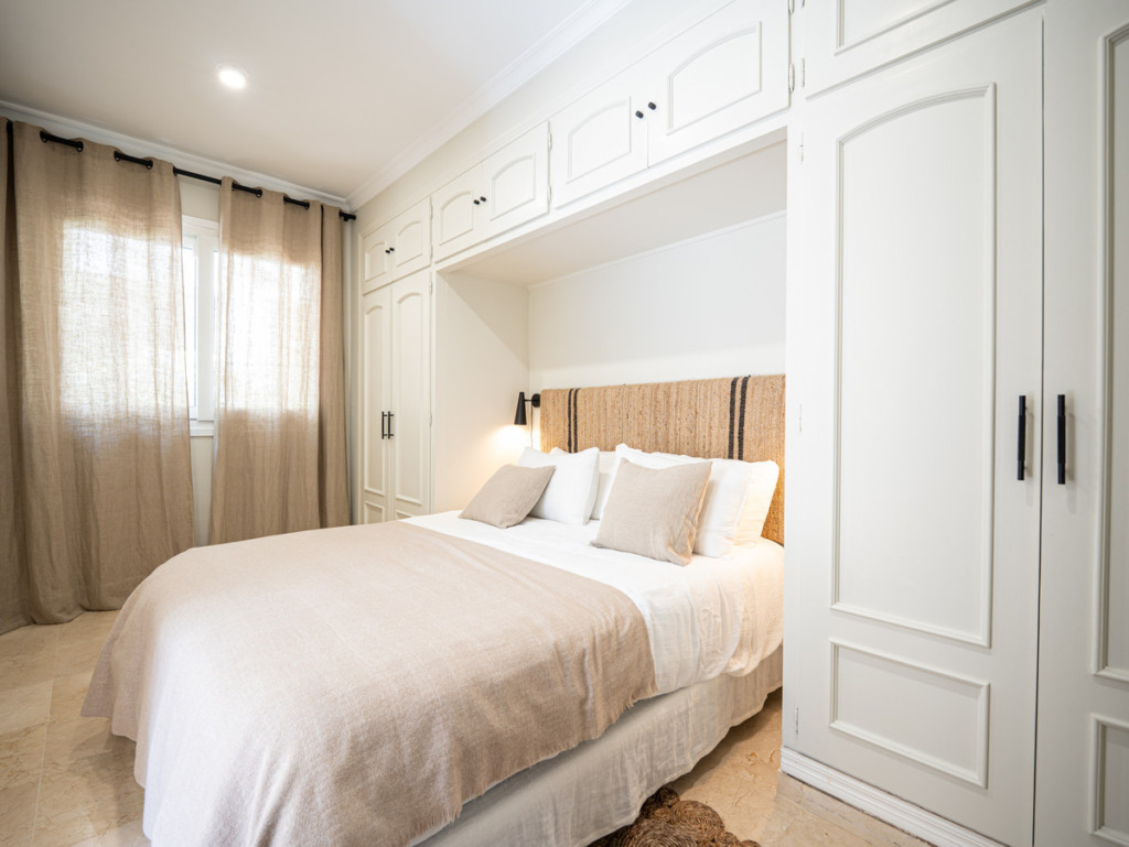 Detached Villa — Nueva Andalucía
