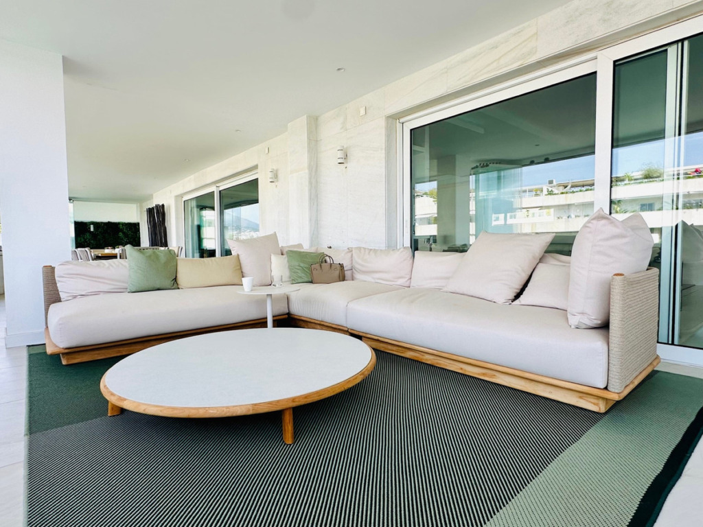 Apartamento Planta Media — Puerto Banús