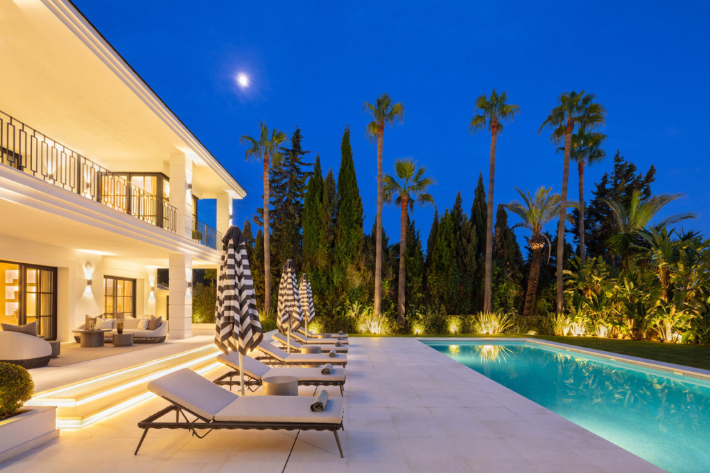 Detached Villa — Sierra Blanca