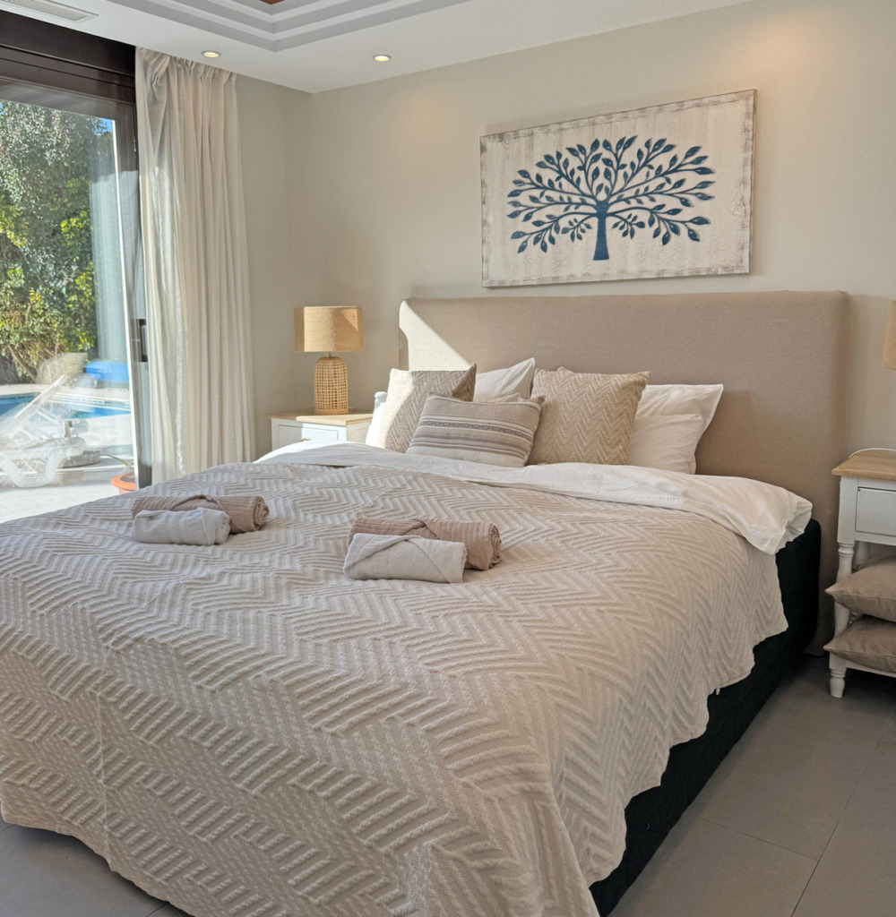 Villa – Chalet — Nueva Andalucía