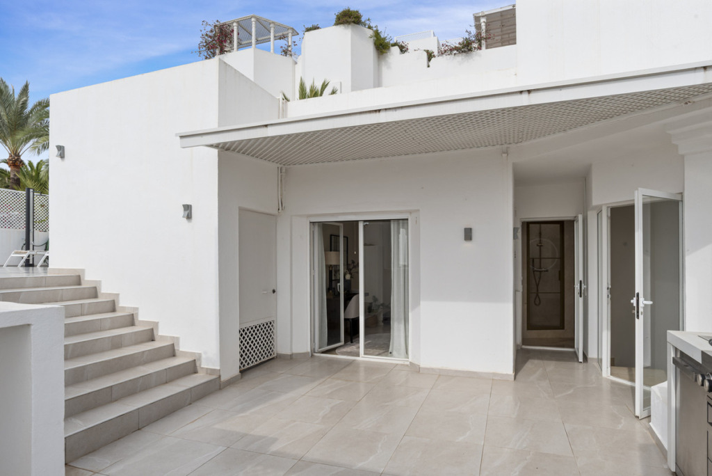 Penthouse Duplex — The Golden Mile