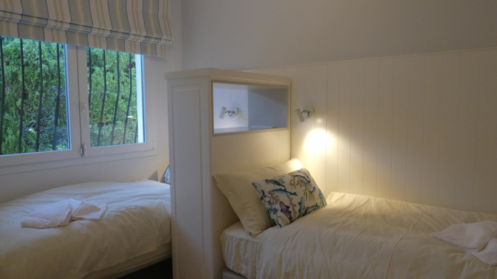 Villa – Chalet — Estepona