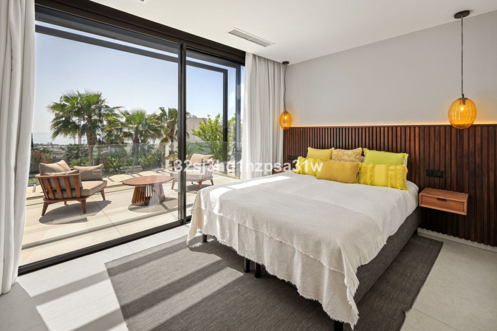 Villa – Chalet — Estepona