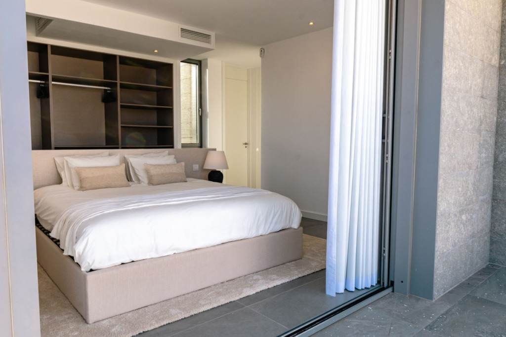 Villa – Chalet — Cancelada