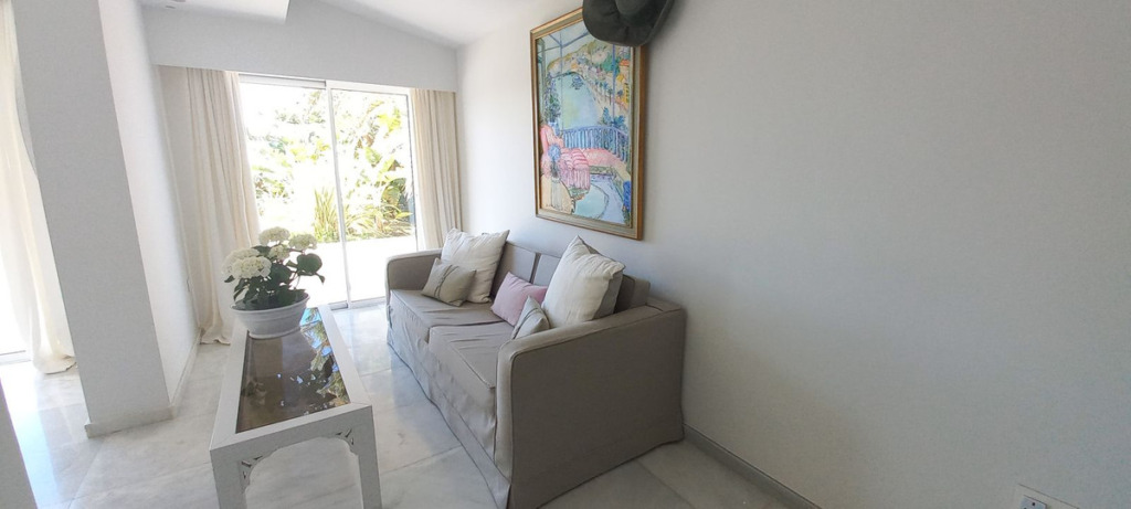 Villa – Chalet — El Chaparral