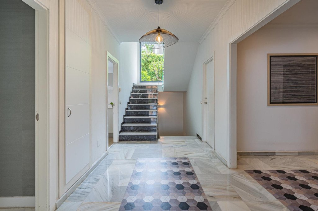 Villa – Chalet — Nueva Andalucía