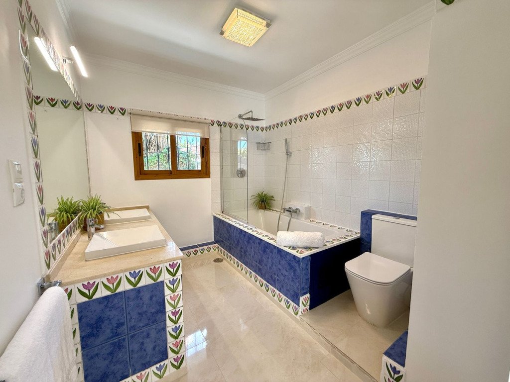Detached Villa — Guadalmina Alta