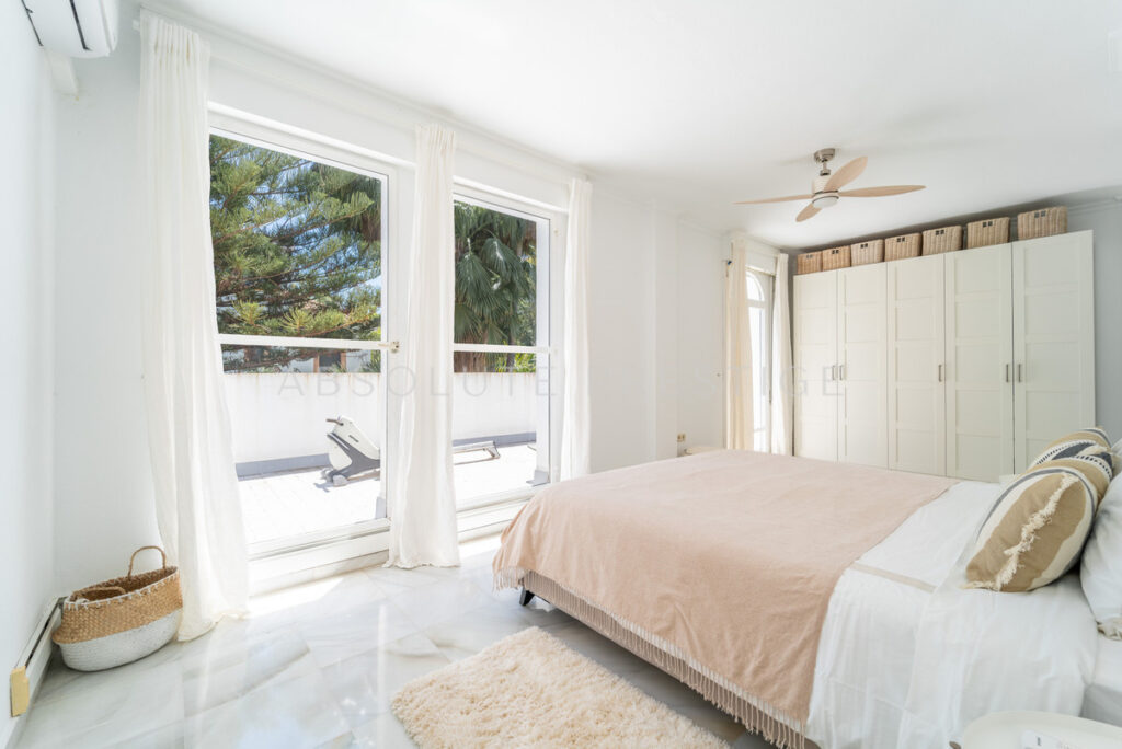 Villa – Chalet — Nueva Andalucía