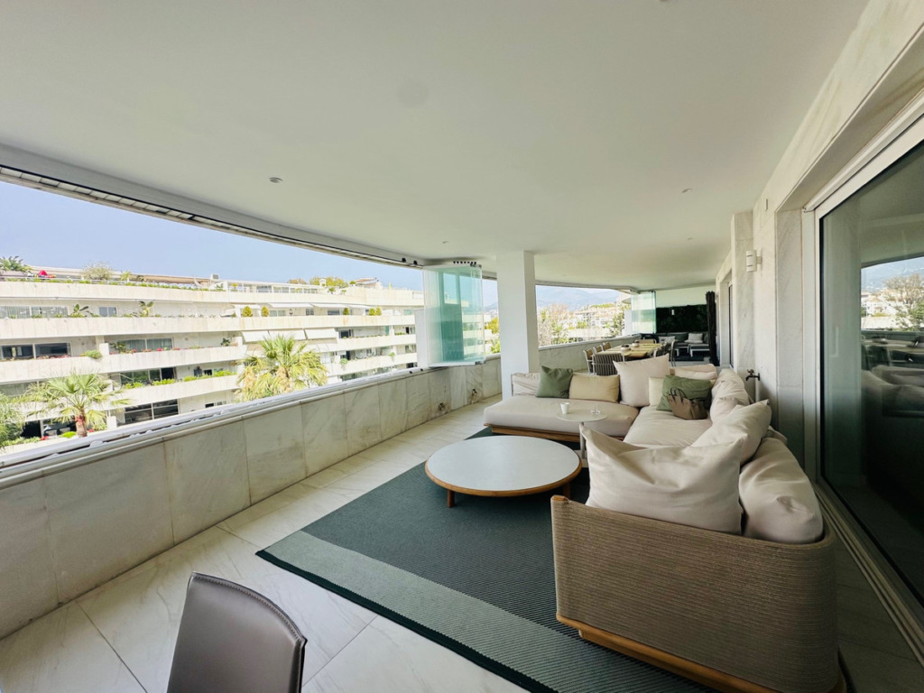 Apartamento Planta Media — Puerto Banús