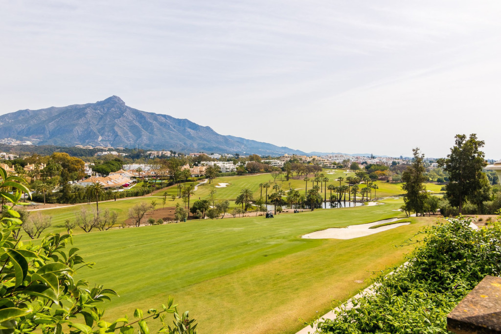 Detached Villa — Las Brisas