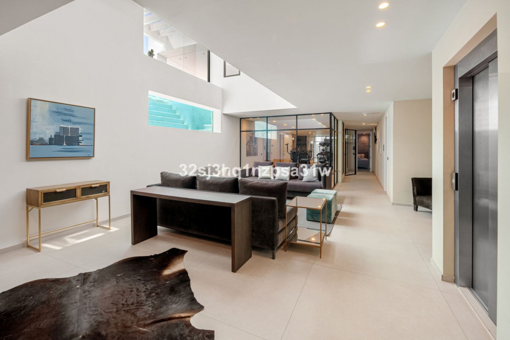 Detached Villa — Estepona
