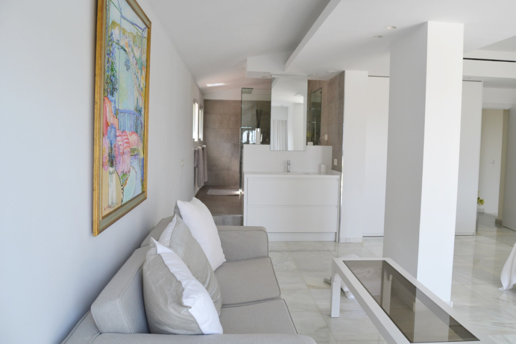 Villa – Chalet — El Chaparral