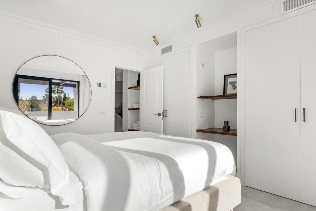 Villa – Chalet — Nueva Andalucía