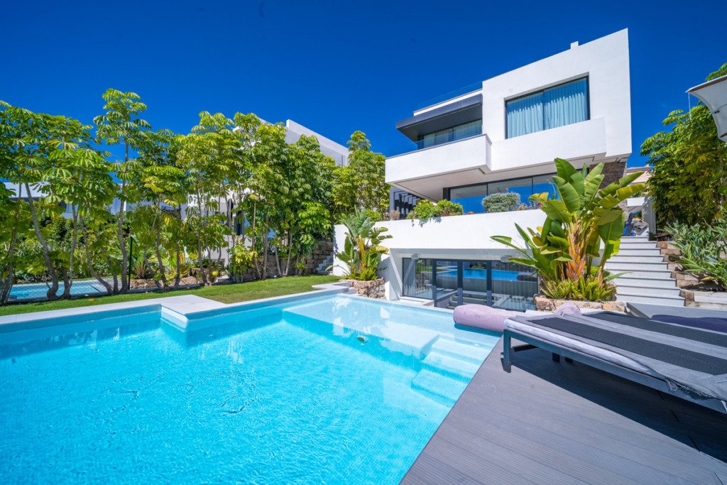 Вилла/Шале — Estepona