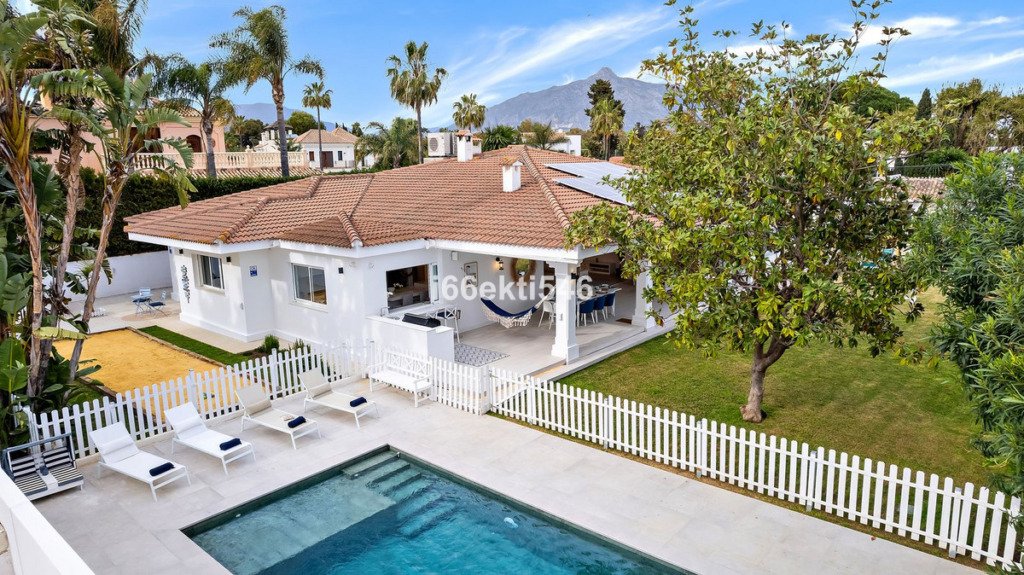 Detached Villa — Cortijo Blanco