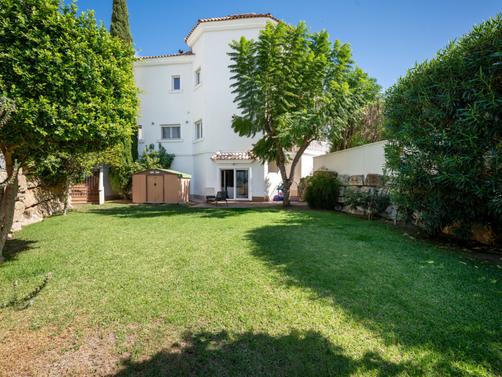 Villa – Chalet — Benahavís