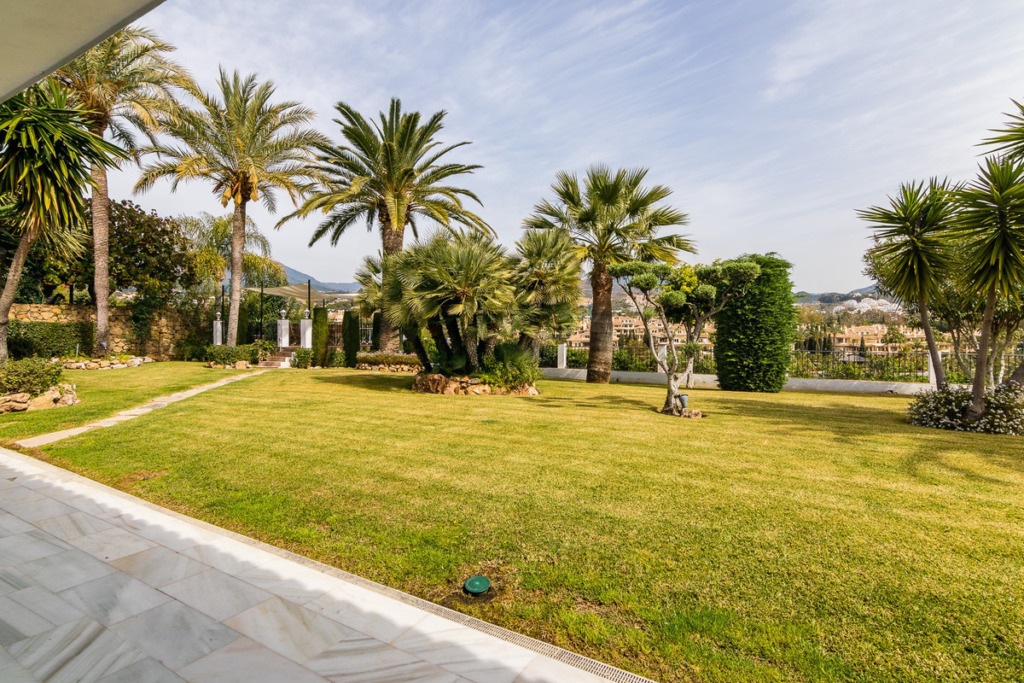 Detached Villa — Las Brisas