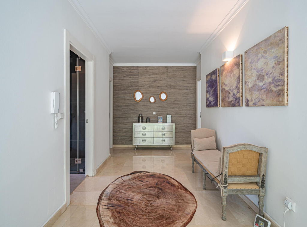 Detached Villa — Nueva Andalucía