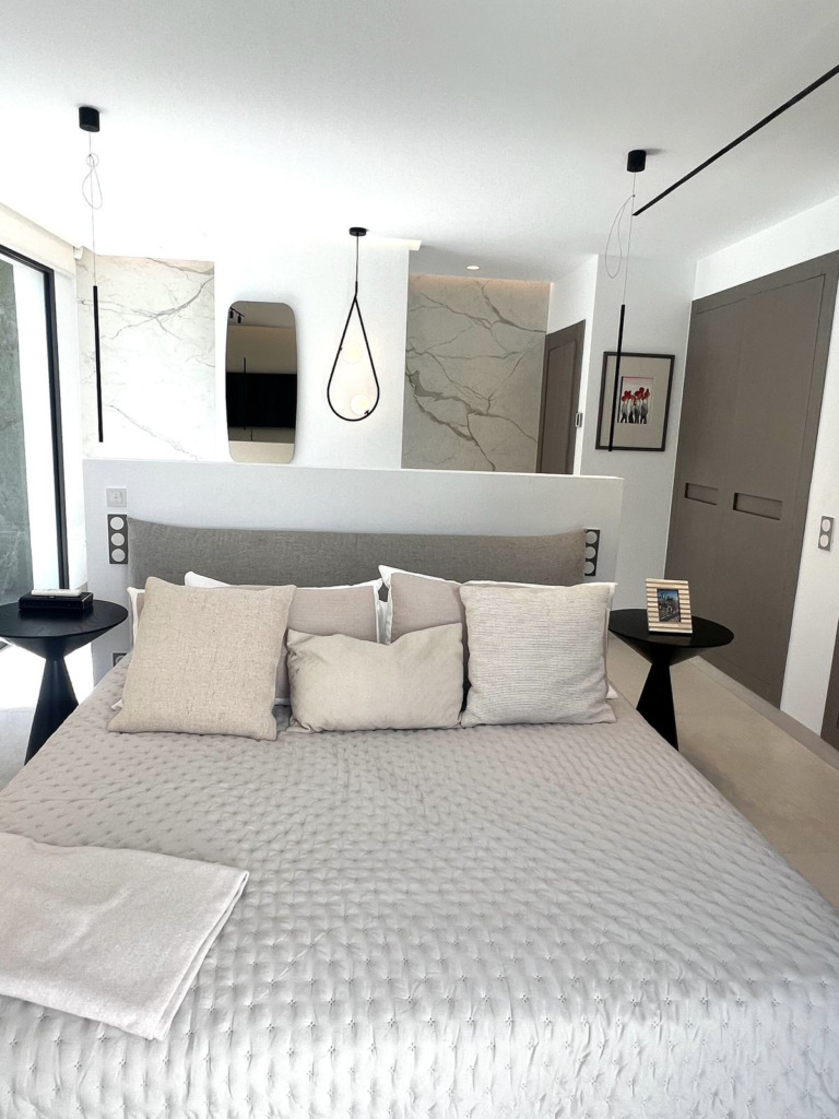 Villa – Chalet — Nueva Andalucía