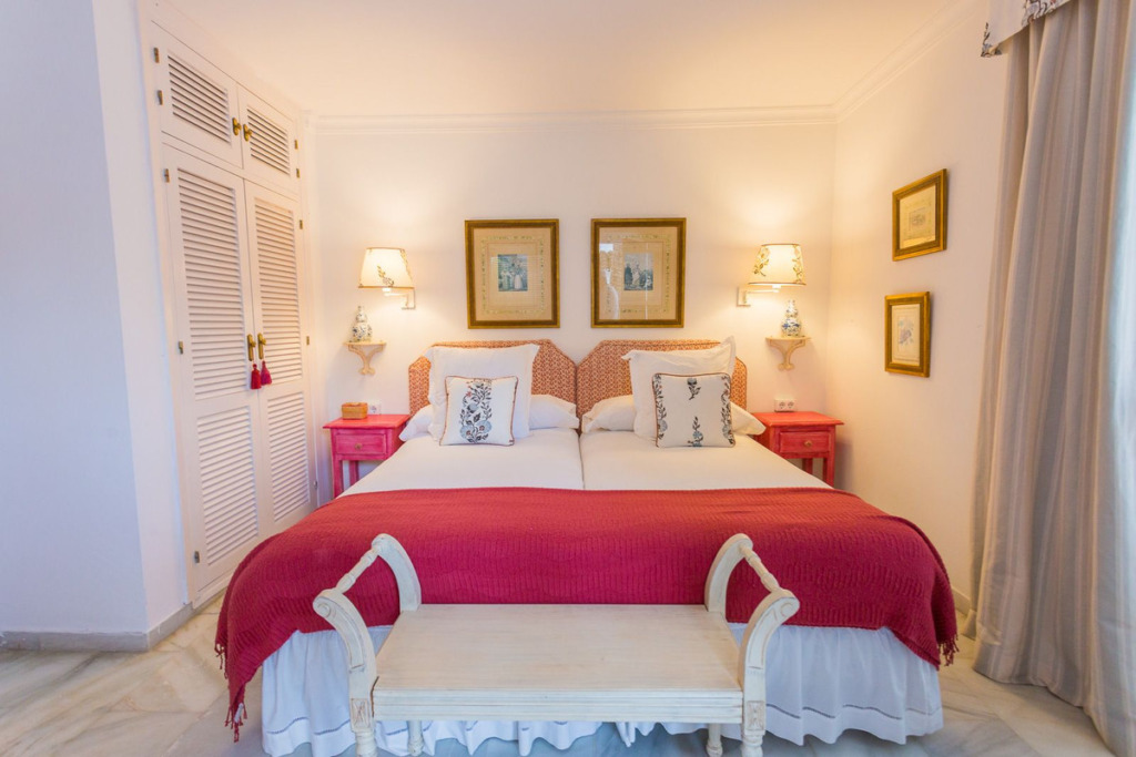 Villa – Chalet — The Golden Mile