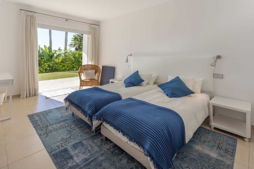 Detached Villa — The Golden Mile
