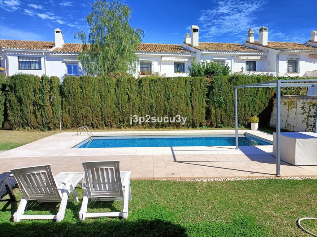 Villa – Chalet — Cortijo Blanco