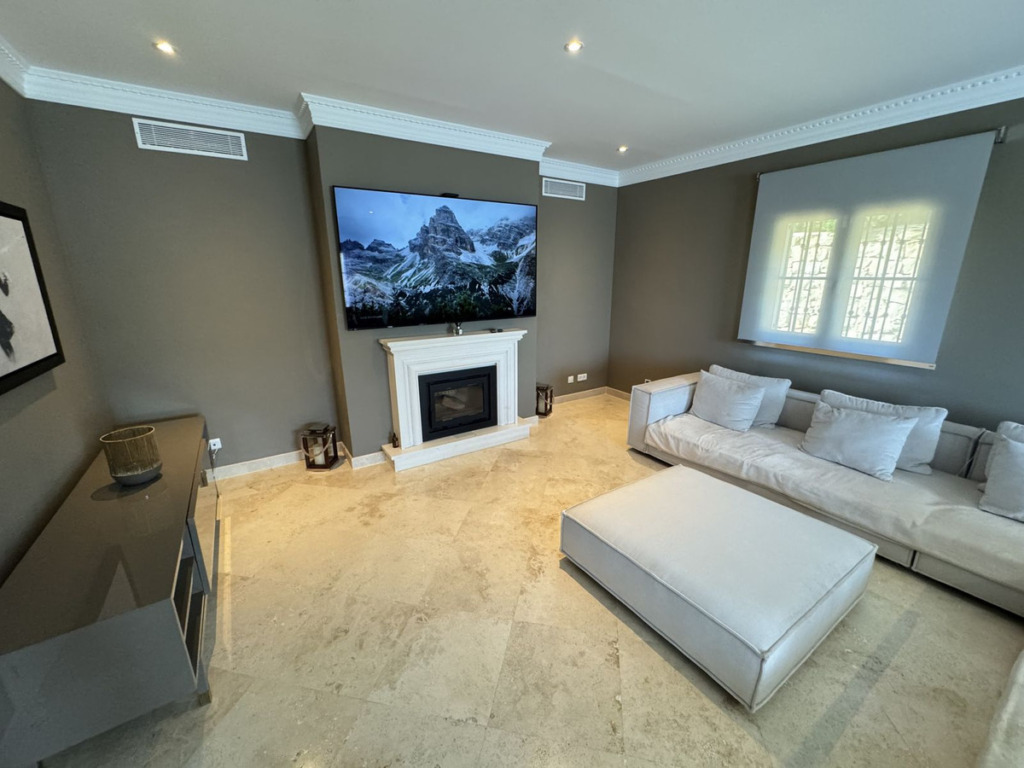 Detached Villa — El Paraiso