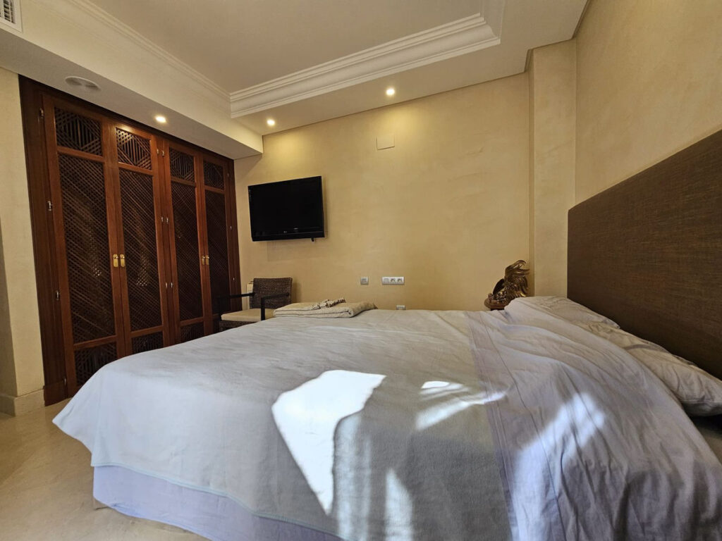 Middle Floor Apartment — Estepona